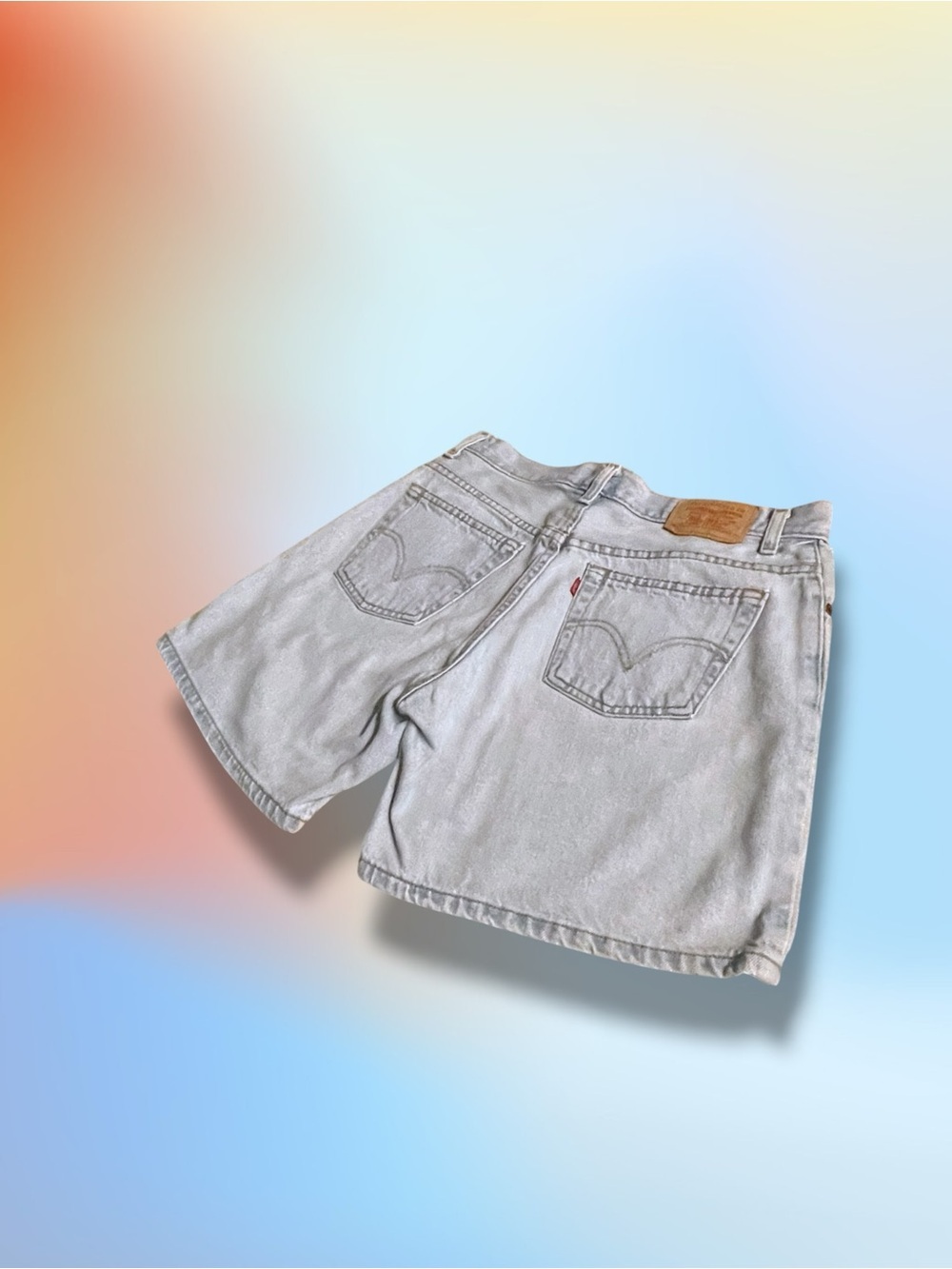 Levi's Women's Light Wash Classic Jeans Denim Shorts Size 10 - Picture 6 of 14